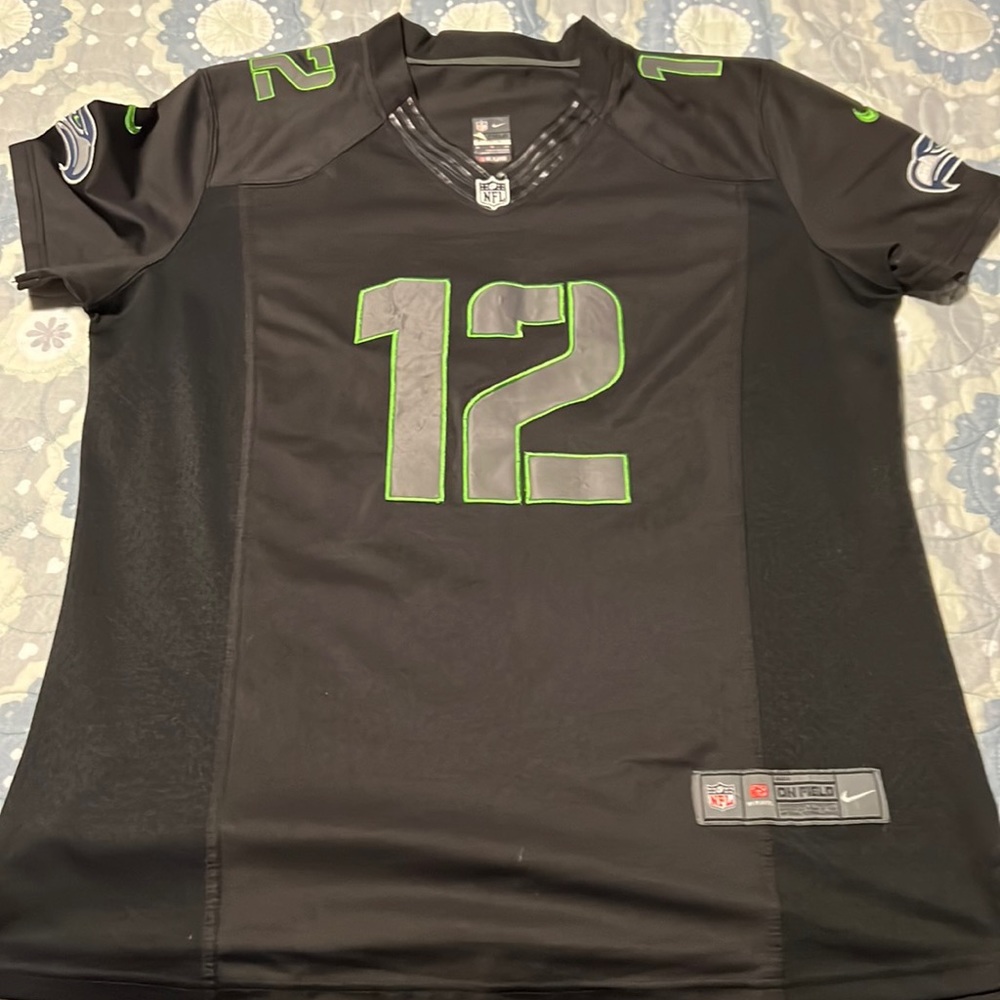 Ladies 12th man Seahawks jersey